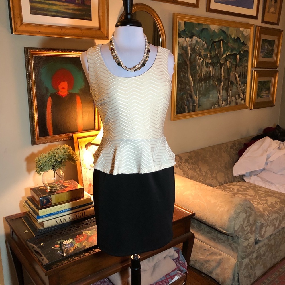 Sweet Storm party dress. Ivory/Black - size L - Picture 9 of 9